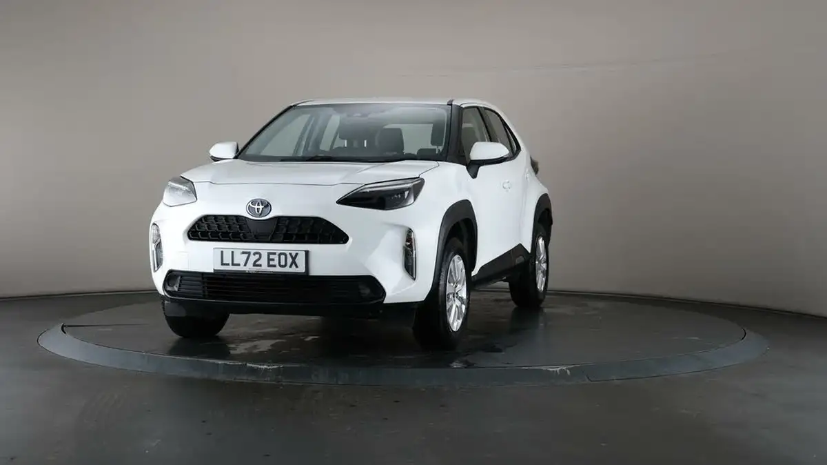 2023-toyota-yaris-cross-15-vvt-i-icon-big-36