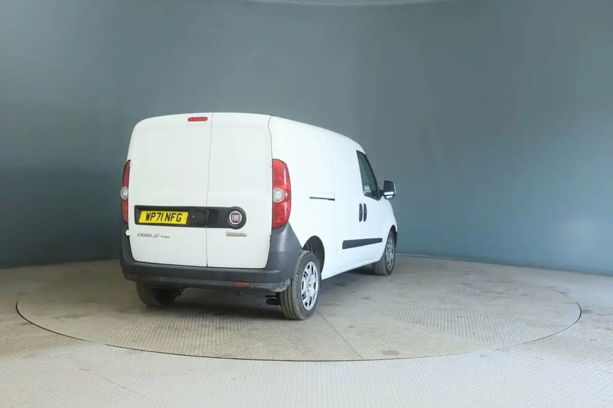 2021-fiat-doblo-cargo-16td-l2h1-maxi-tecnico-120bhpeu6dt-panel-van-big-3