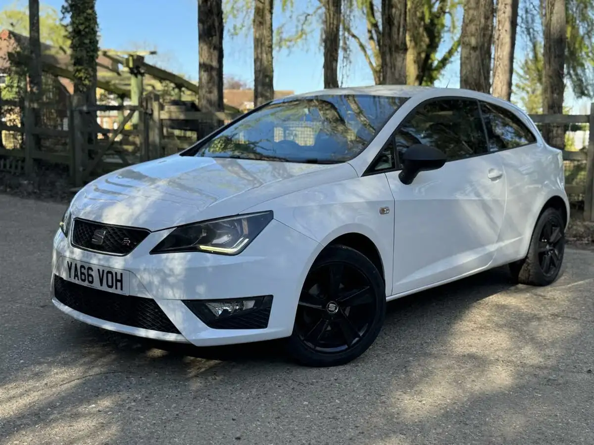 2017-seat-ibiza-12-tsi-fr-technology-90ps-sportcoupe-3d-big-3