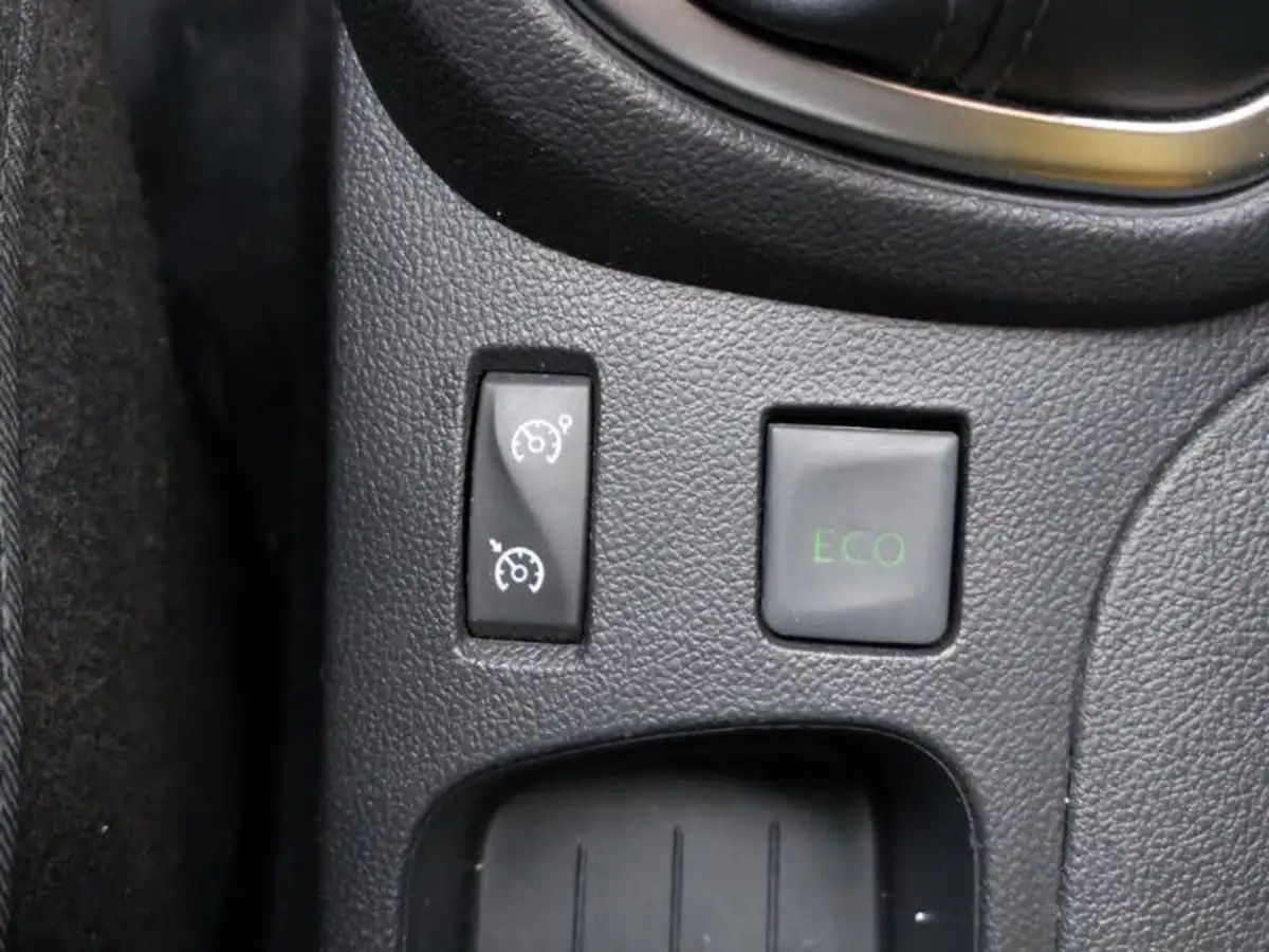 2018-renault-captur-15dci-dynamique-s-nav-90bhp-big-16