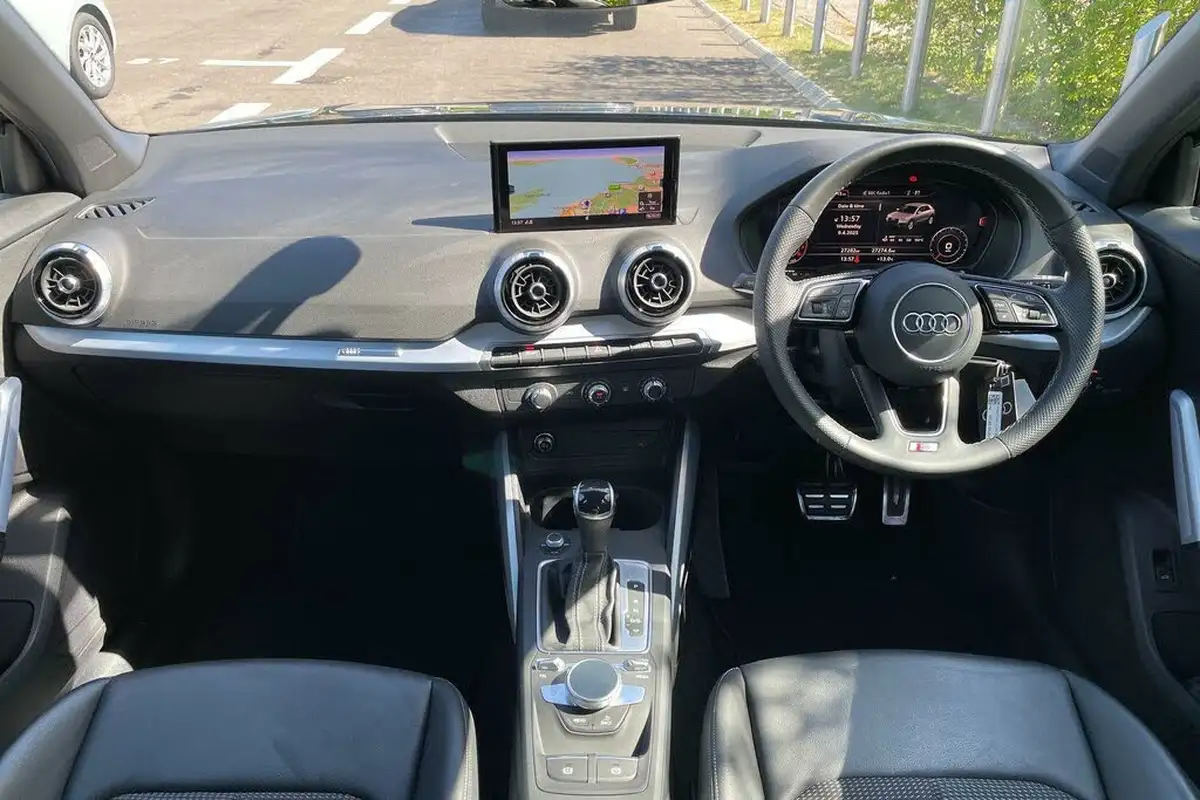 2023-audi-q2-15-35-tfsi-s-line-tronic-big-2