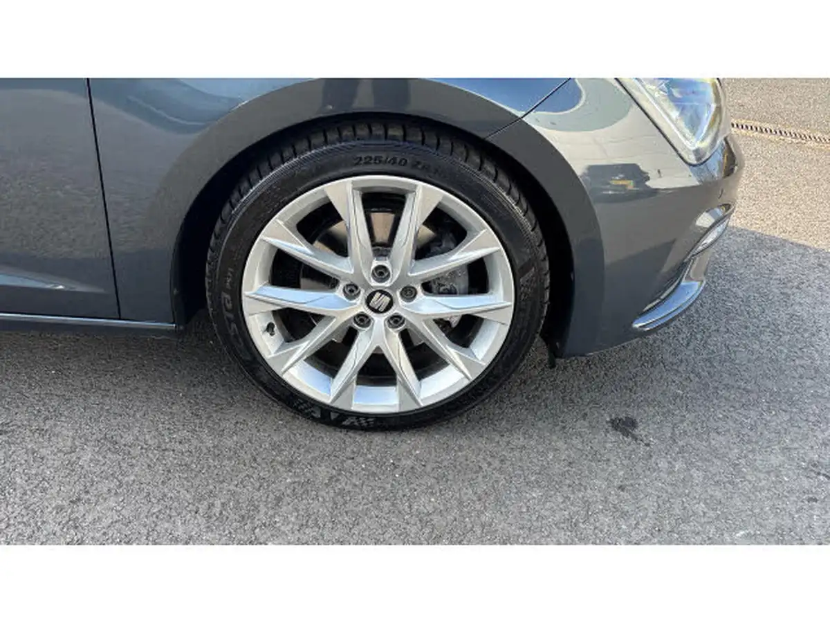 2019-seat-leon-20-tsi-fr-sport-hatchback-big-37