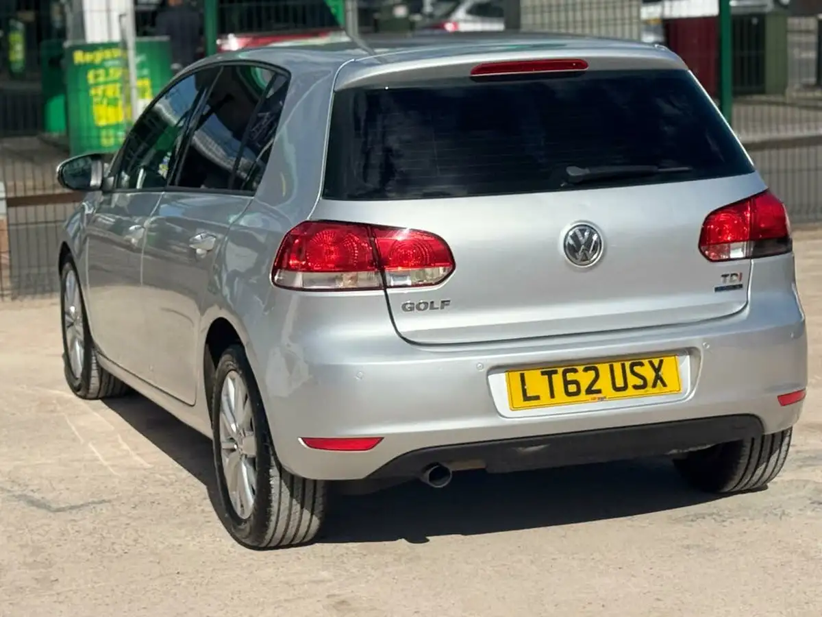 2012-volkswagen-golf-16td-blue-motion-match-5d-big-19