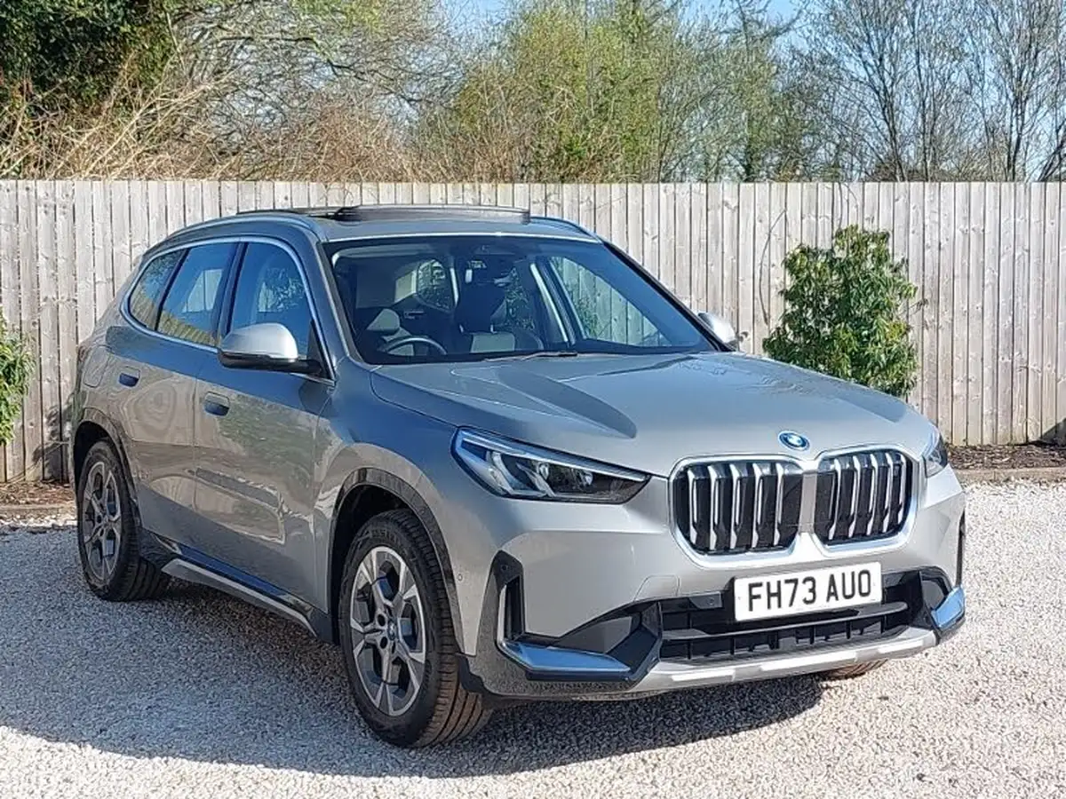 2023-bmw-ix1-e-xdrive30-xline-big-0