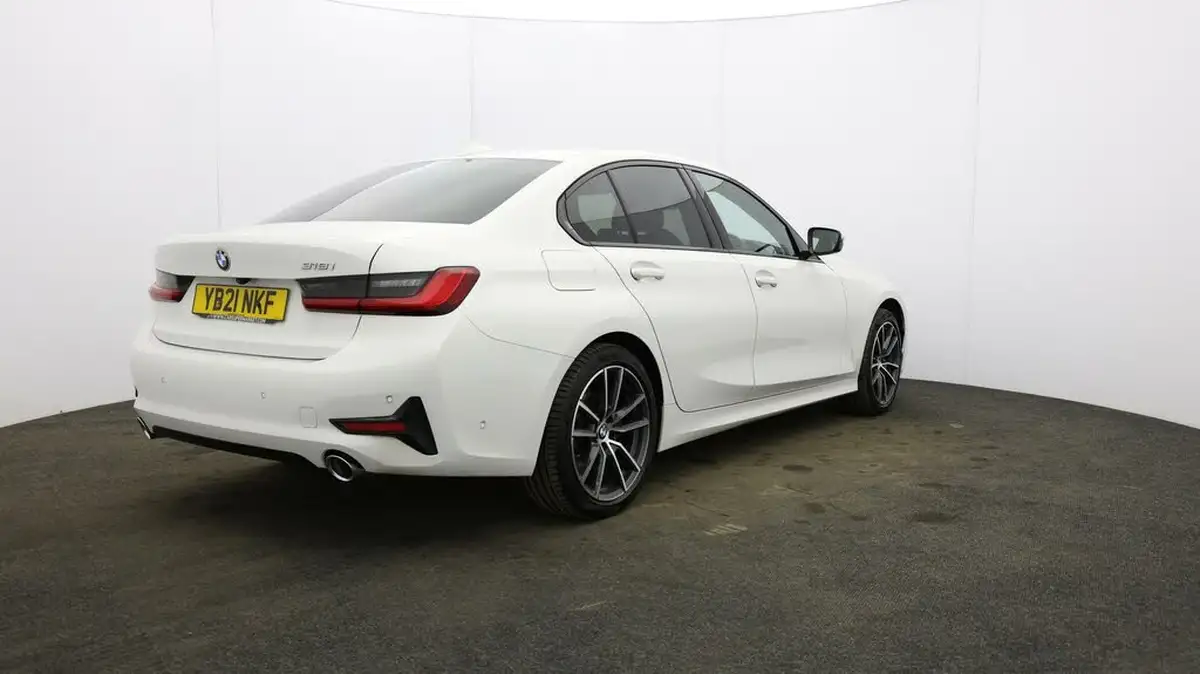 2021-bmw-3-series-20-318i-sport-saloon-4d-big-51