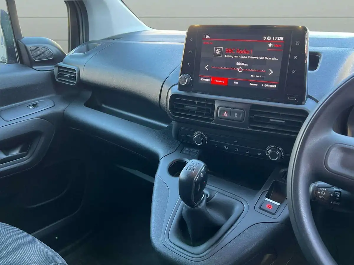 2020-citroen-berlingo-15bluehdi-650-enterprise-big-17