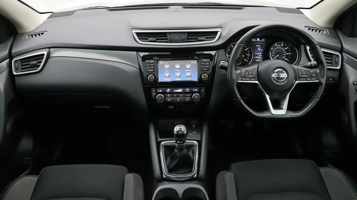2018-nissan-qashqai-12-dig-t-n-connecta-big-13