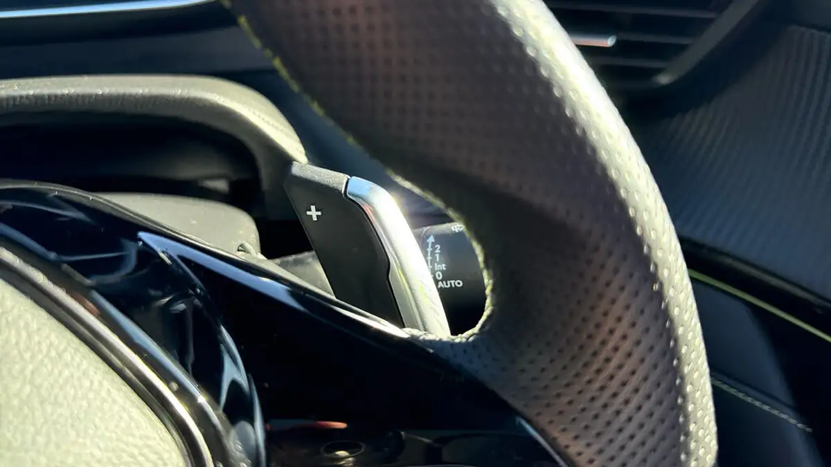 2022-peugeot-208-12-puretech-gt-premium-130bhp-eat8-big-27
