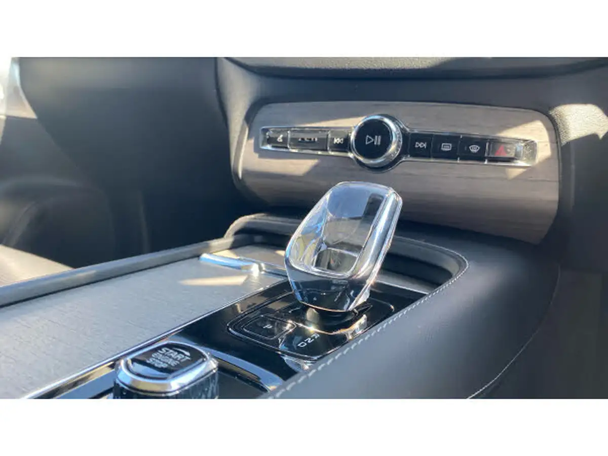 2023-volvo-xc90-20-t8-ultimate-dark-big-13