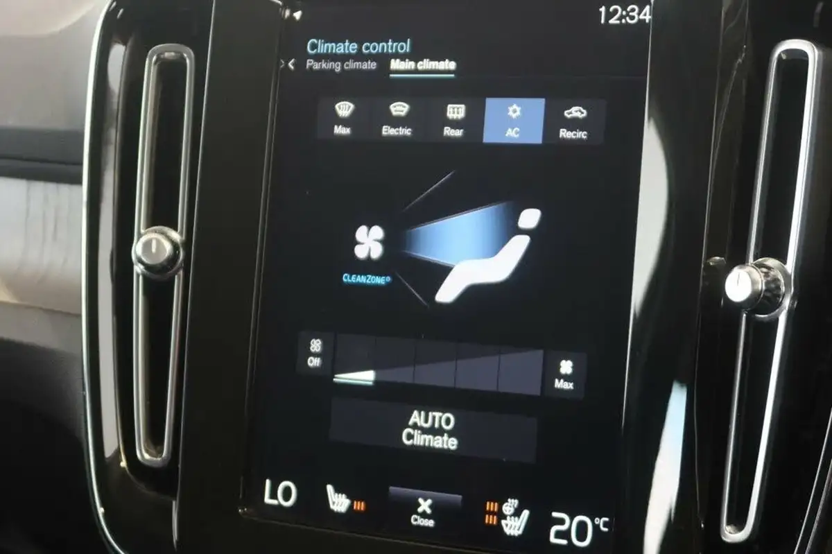 2021-volvo-xc40-15-t3-inscription-163bhp-big-13