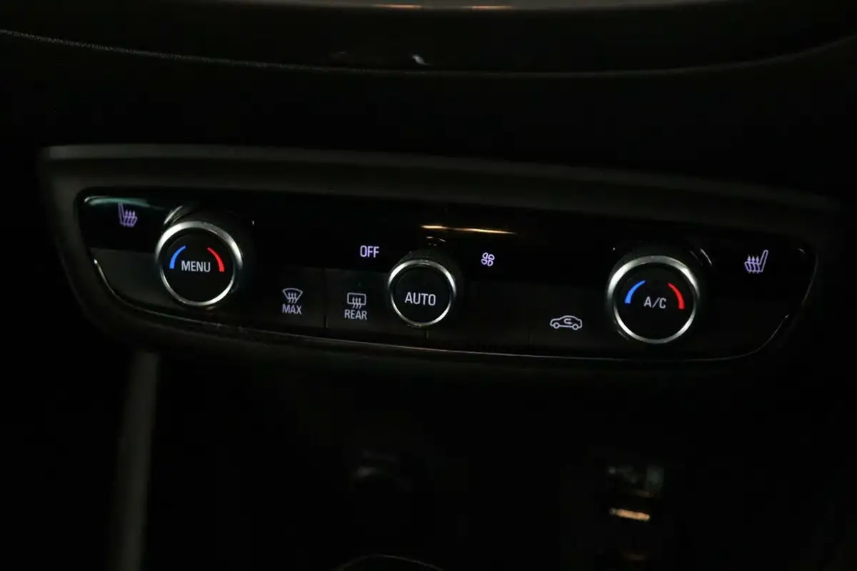 2021-vauxhall-crossland-12-ultimate-nav-auto-big-20