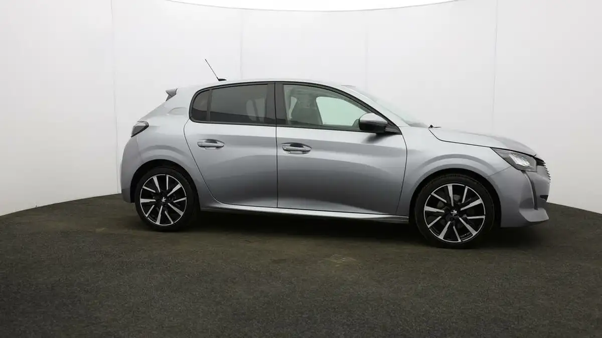 2020-peugeot-208-12-puretech-allure-100bhp-big-7