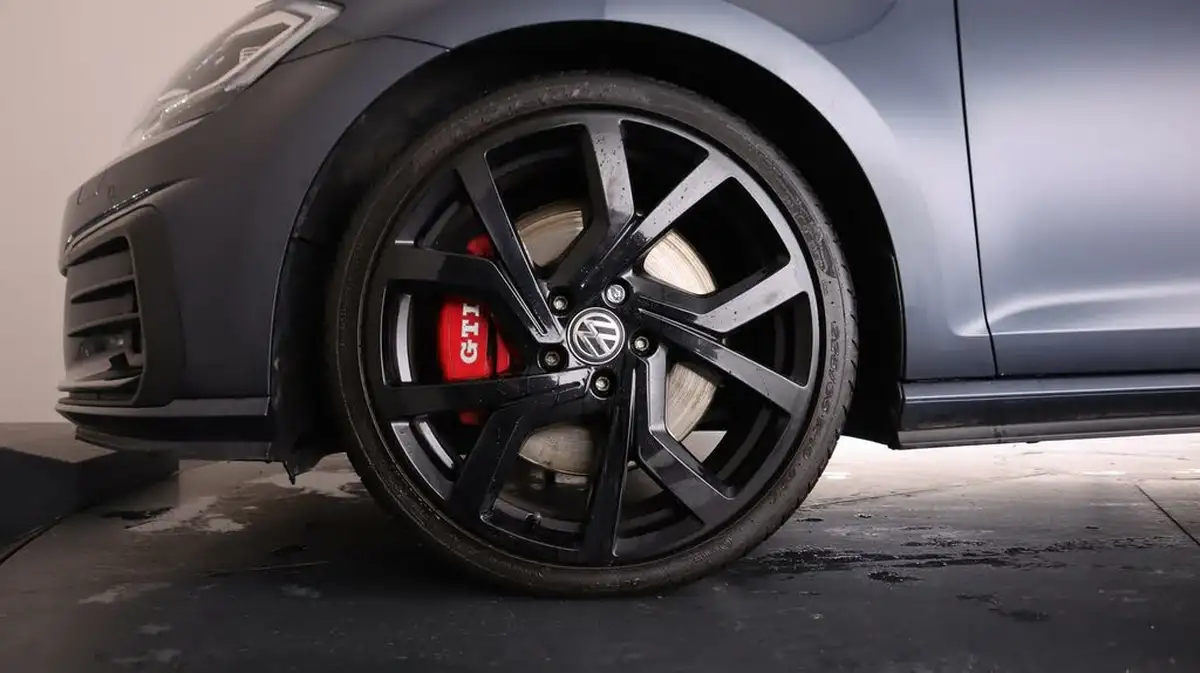 2018-volkswagen-golf-20-tsi-gti-performance-ss-5d-dsg-big-17