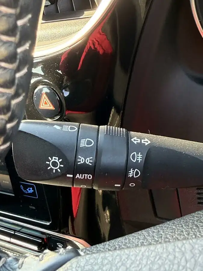 2018-toyota-auris-18-vvt-i-hsd-icon-hatchback-big-13