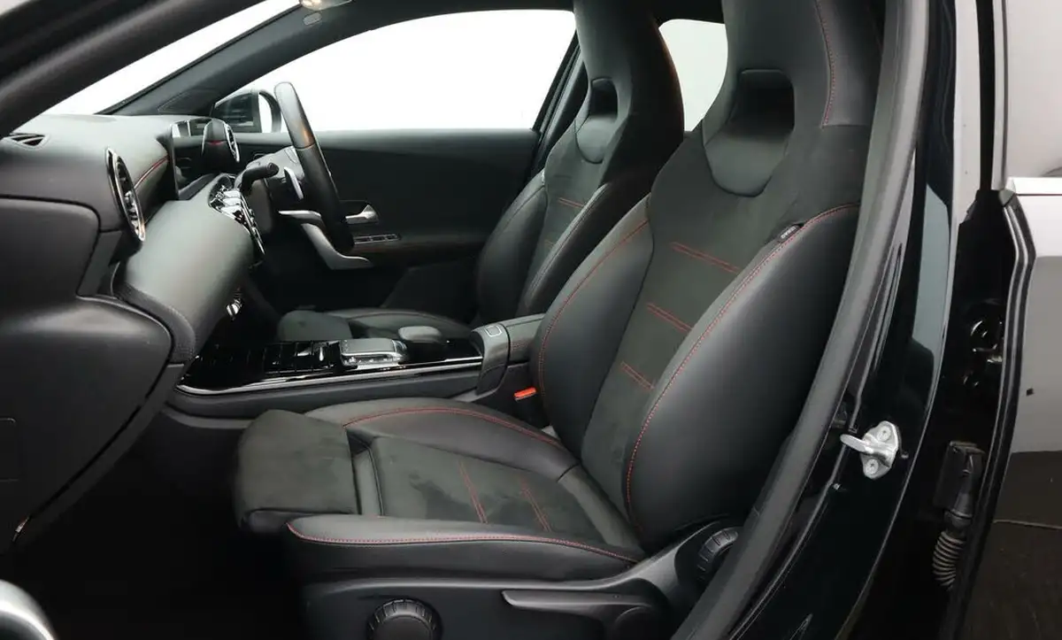 2021-mercedes-benz-a-class-13-a180-amg-line-executive-hatchback-5d-7g-dct-big-14