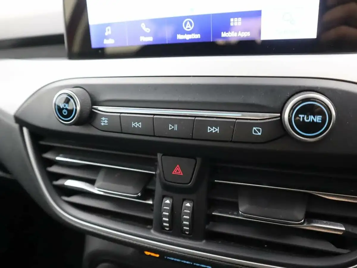 2020-ford-focus-15-zetec-120ps-hatchback-big-17