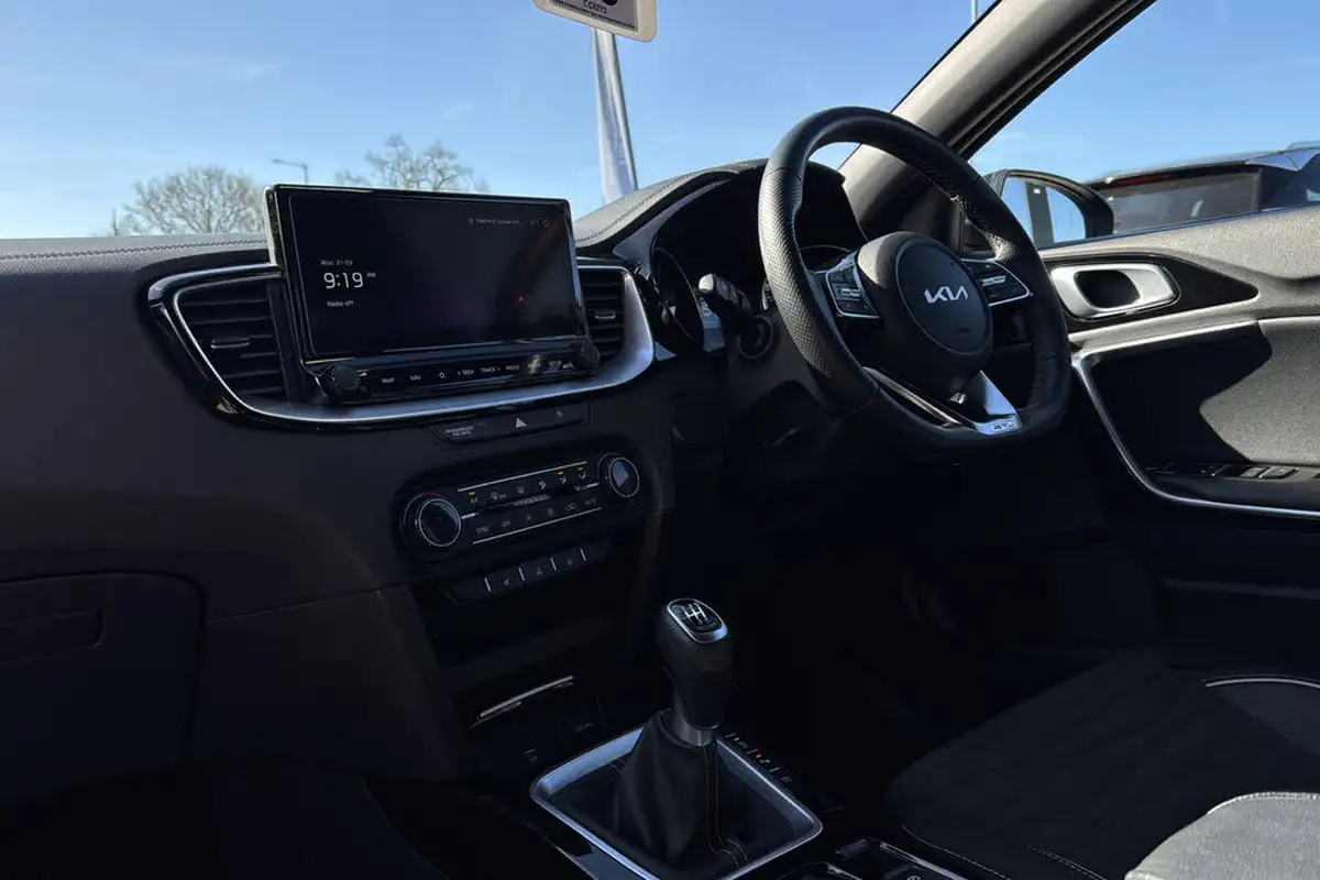 2024-kia-ceed-15-t-gdi-gt-line-158bhp-big-9