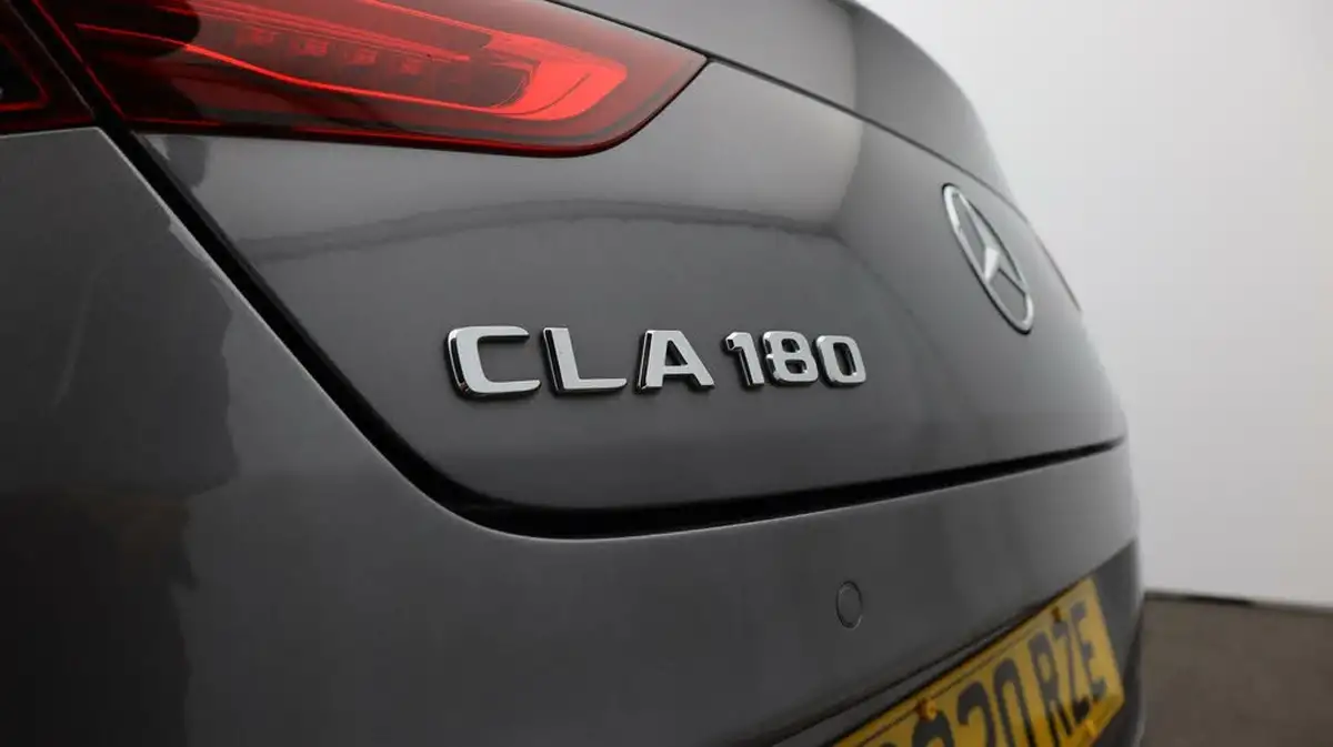2020-mercedes-benz-cla-13-cla-180-amg-line-premium-plus-coupe-4d-big-21