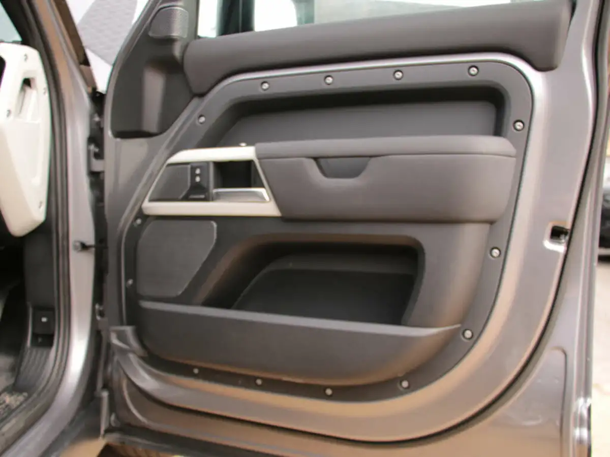 2021-land-rover-110-defender-30-d250-hard-top-se-110-big-53