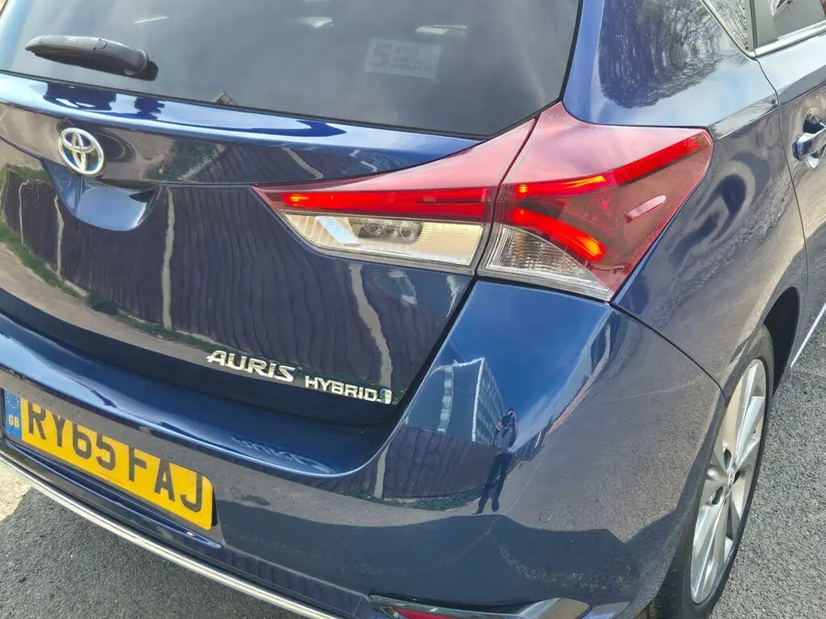 2016-toyota-auris-18-vvt-i-hsd-excel-hatchback-big-33