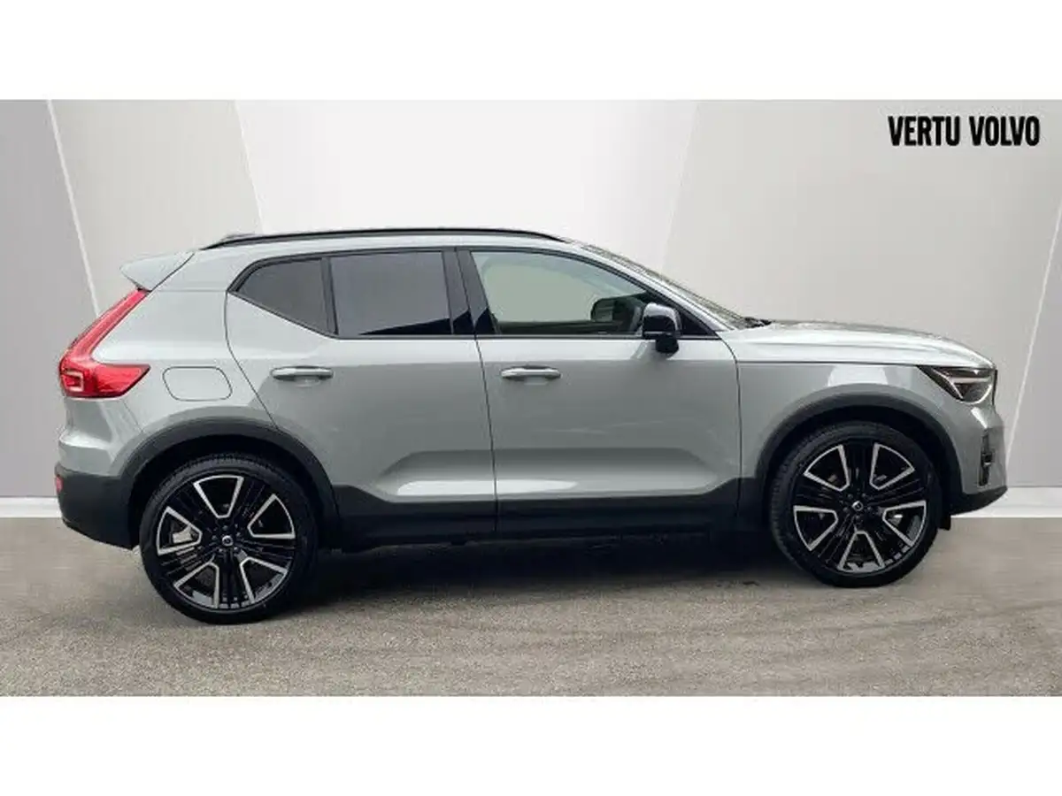 2024-volvo-xc40-20-b4-ultra-bright-big-2