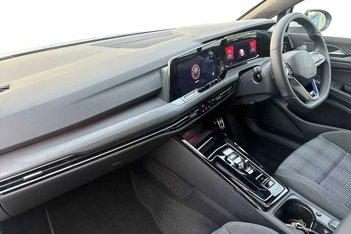 2024-volkswagen-golf-14-tsi-gte-big-1