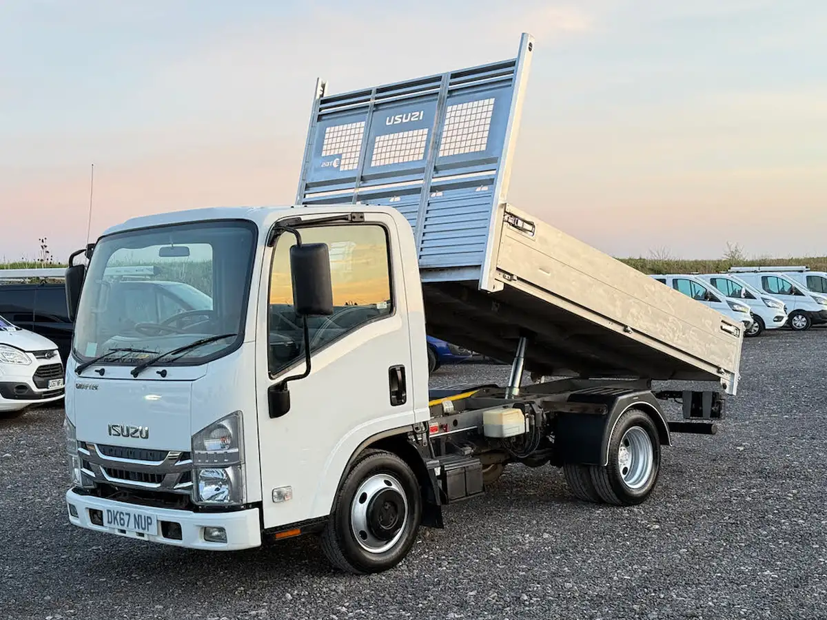 2017-isuzu-truck-n-30td-n35120-s-grafter-dropside-truck-big-2