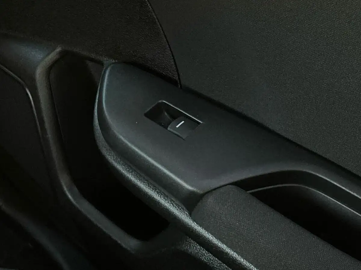 2018-honda-civic-16-i-dtec-sr-hatchback-5d-big-40