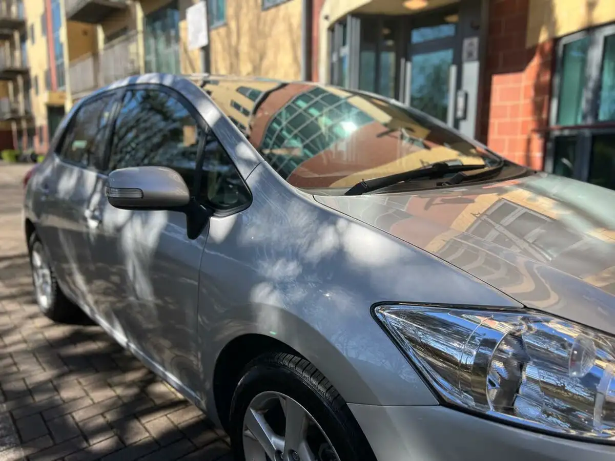 2011-toyota-auris-133-vvt-i-tr-5d-big-26