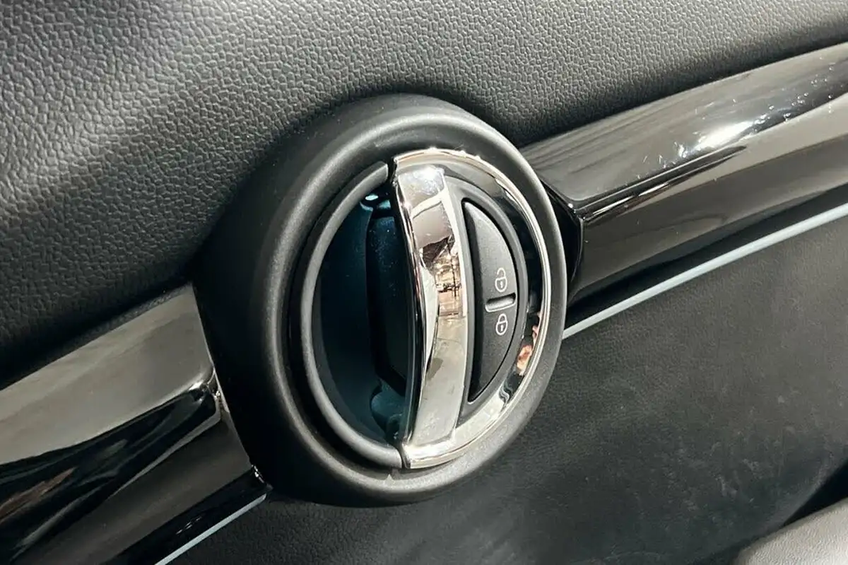 2022-mini-cooper-20-cooper-s-classic-premium-hatchback-5d-auto-big-32