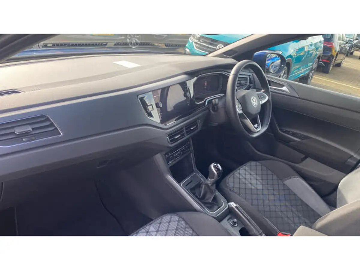 2022-volkswagen-taigo-10-tsi-r-line-big-1
