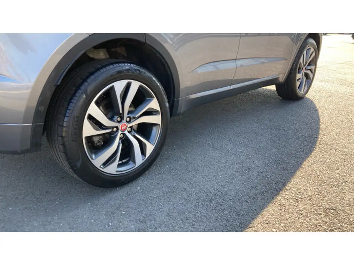 2021-jaguar-e-pace-20-p300-300-sport-big-35
