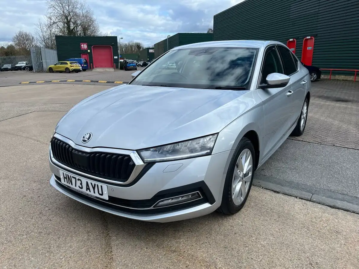 2023-skoda-octavia-20tdi-se-l-150ps-hatchback-dsg-big-2