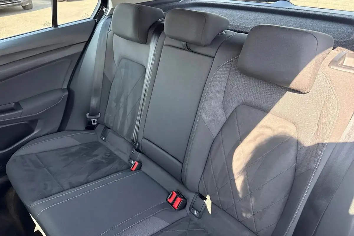 2020-volkswagen-golf-15-etsi-style-150ps-hatchback-big-18