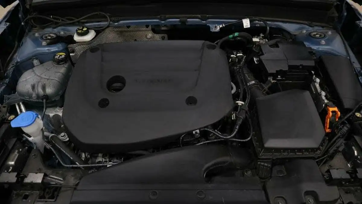 2024-volvo-xc40-20-b3-plus-big-17