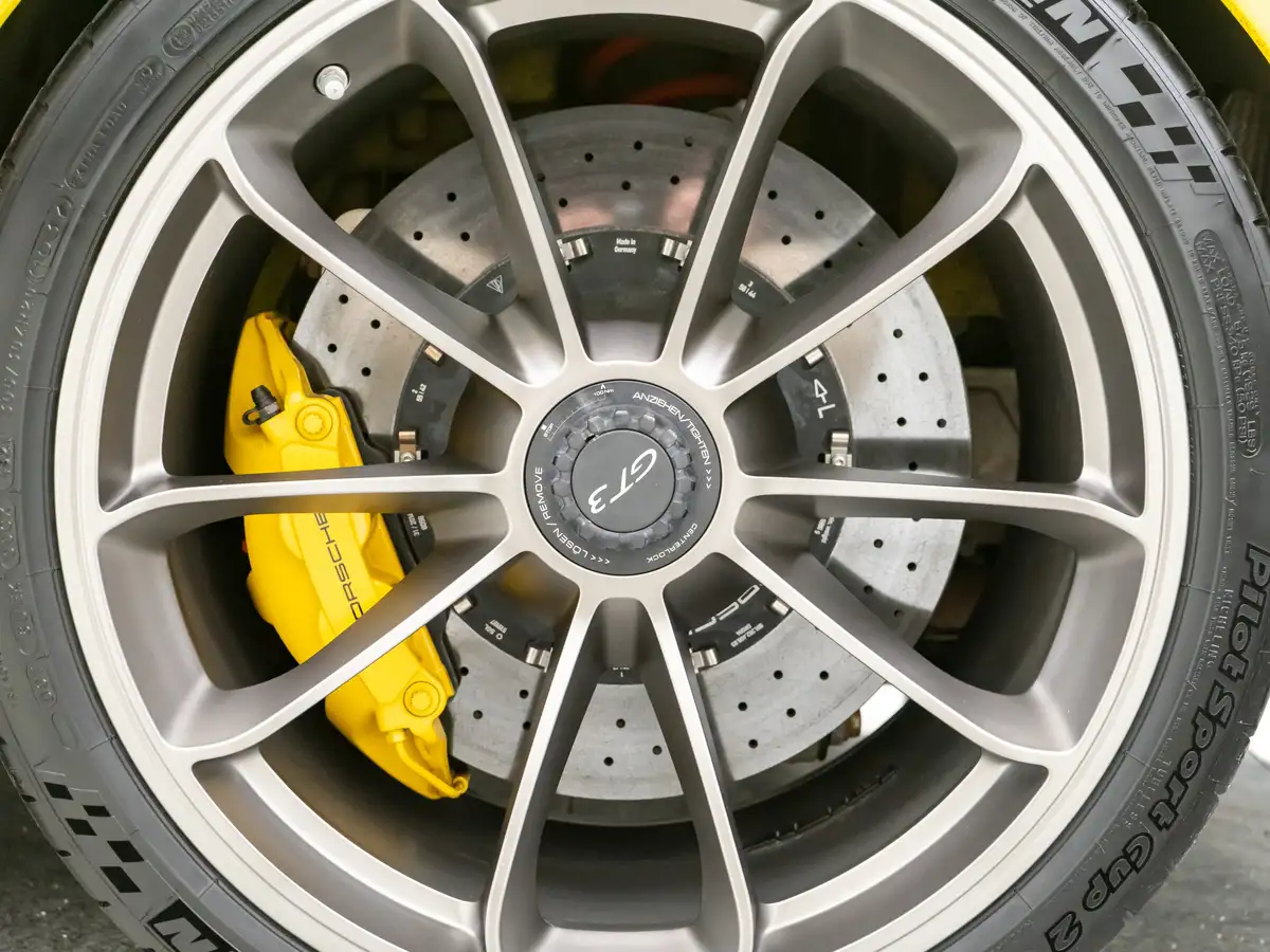 2014-porsche-911-38-gt3-big-28