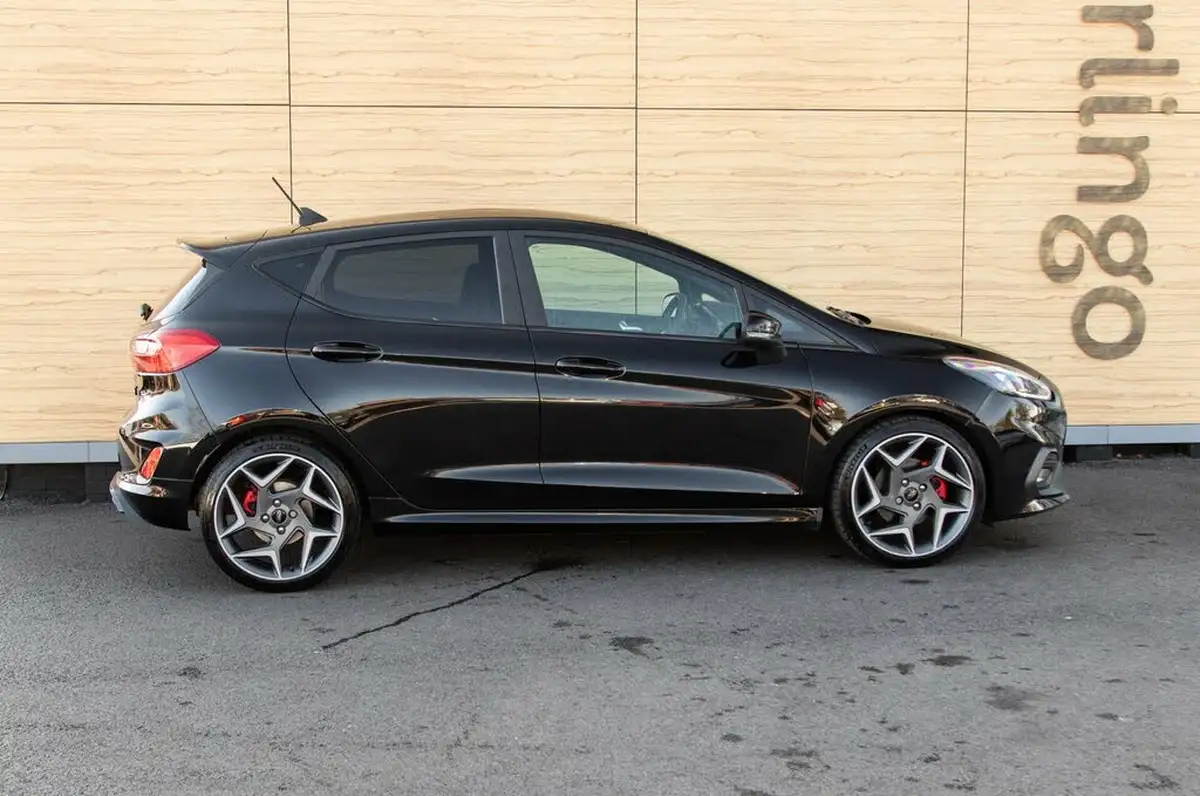 2020-ford-fiesta-15t-st-3-5d-big-11