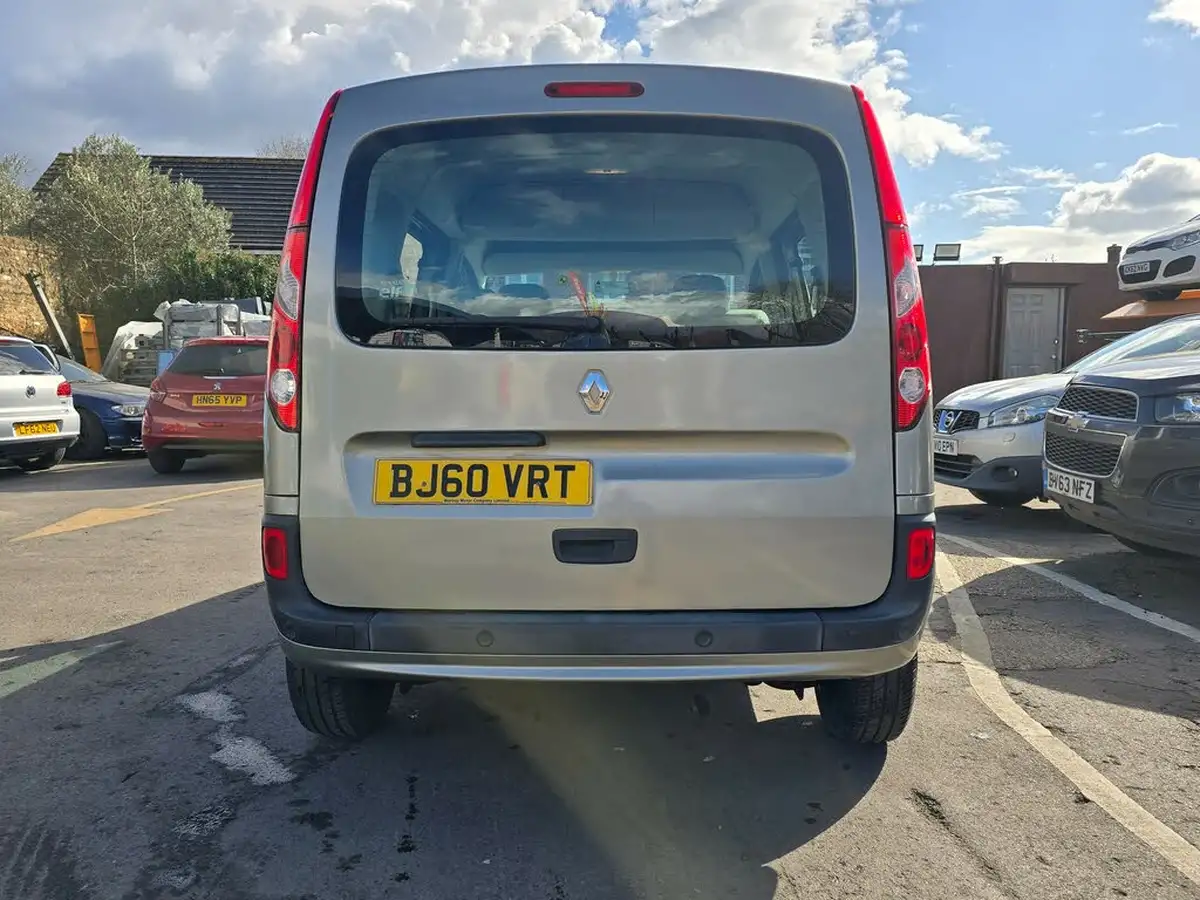 2010-renault-kangoo-16-expression-16v-105bhp-auto-big-4