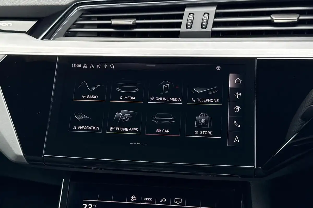 2024-audi-q8-e-tron-55e-s-line-suv-big-29