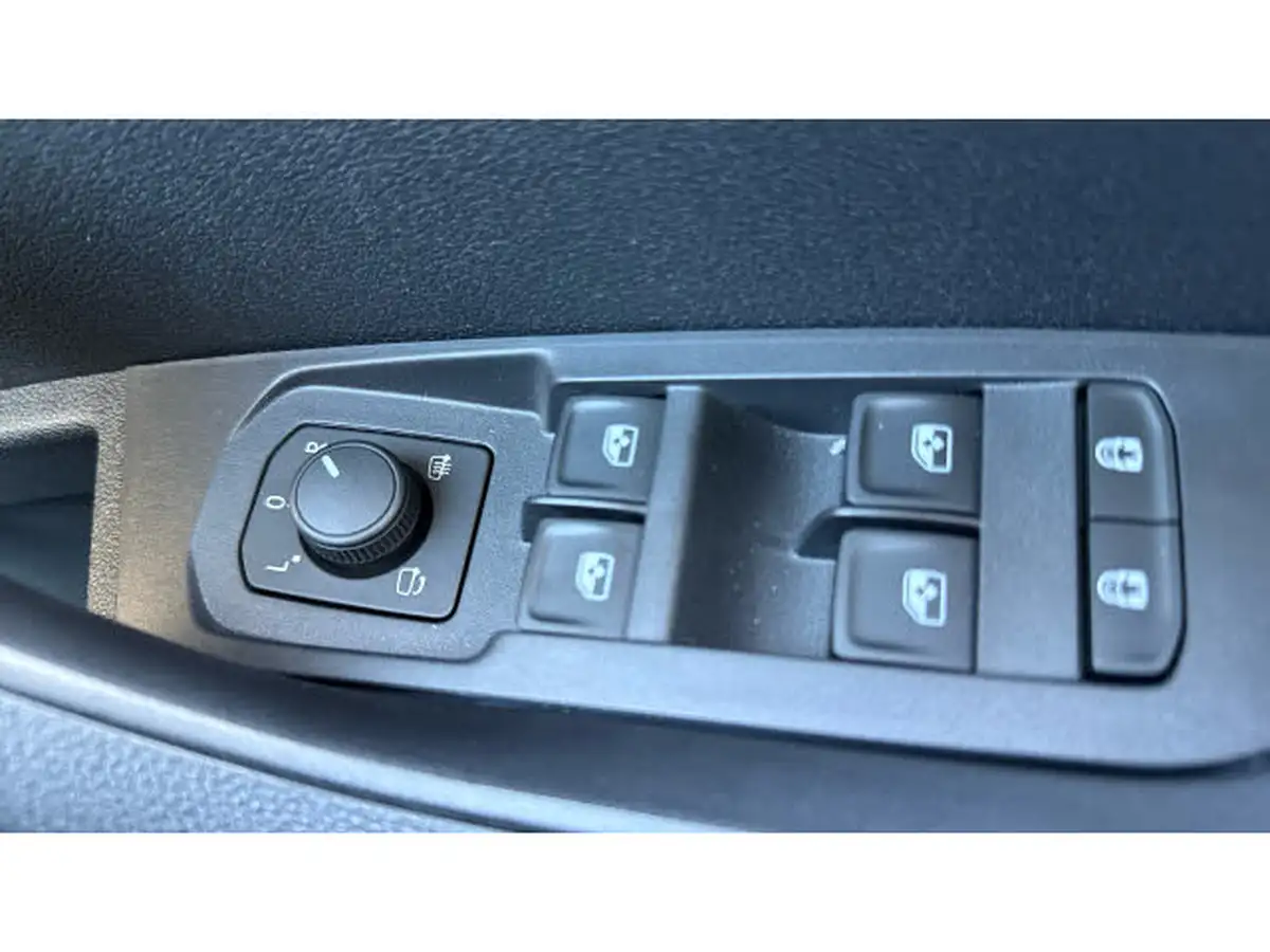 2025-skoda-karoq-15-tsi-se-drive-big-18