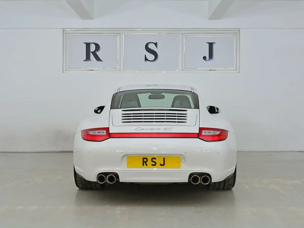 2010-porsche-911-38-carrera-4-s-coupe-big-3