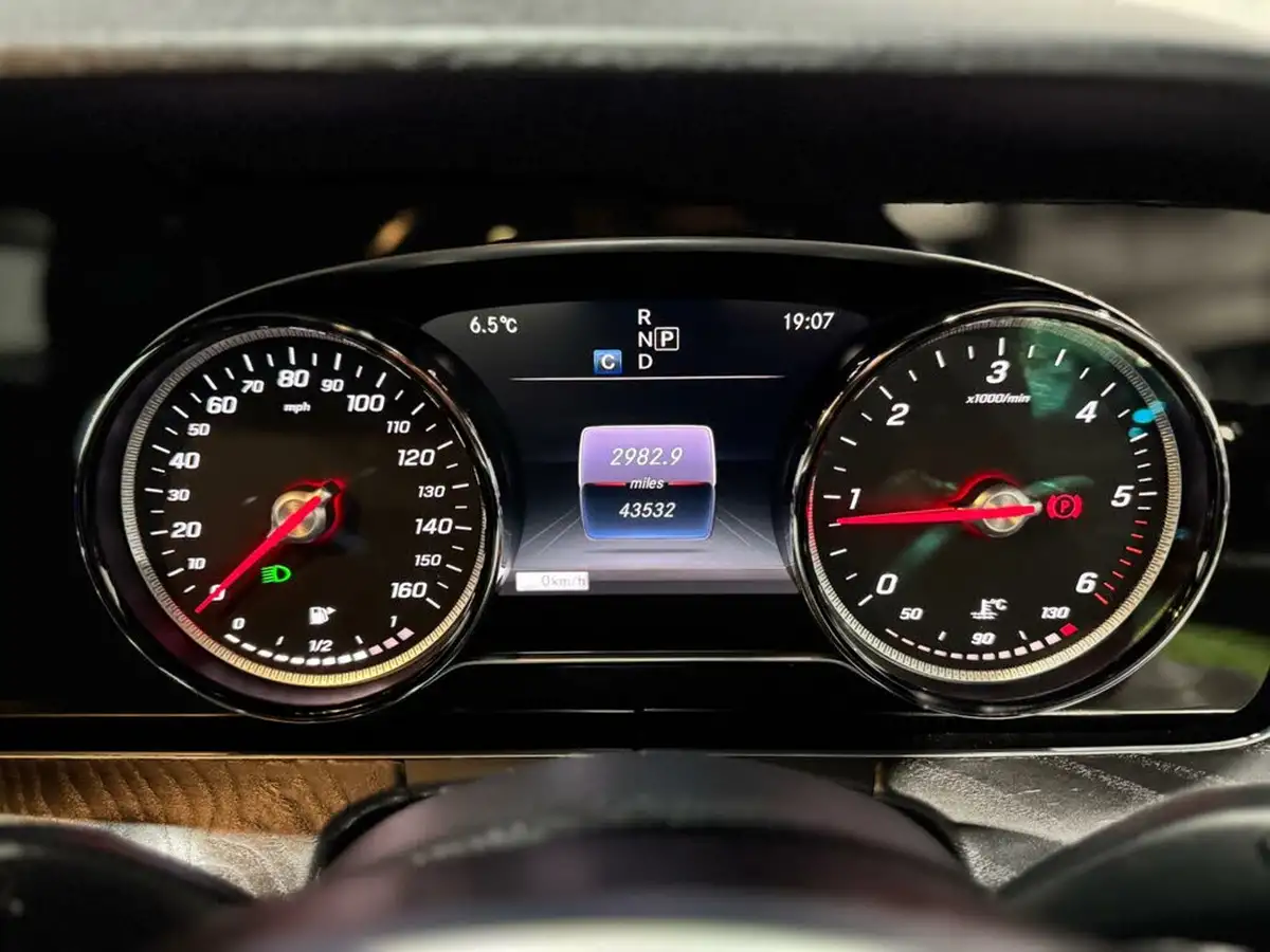 2018-mercedes-benz-e-class-20d-e220d-amg-line-premiumss-coupe-2d-big-25