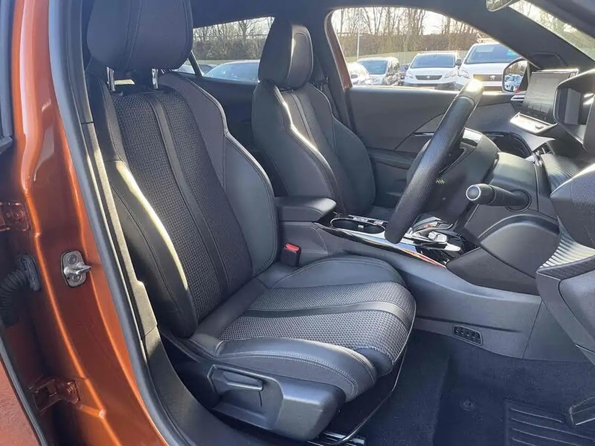 2020-peugeot-2008-suv-e-gt-big-25