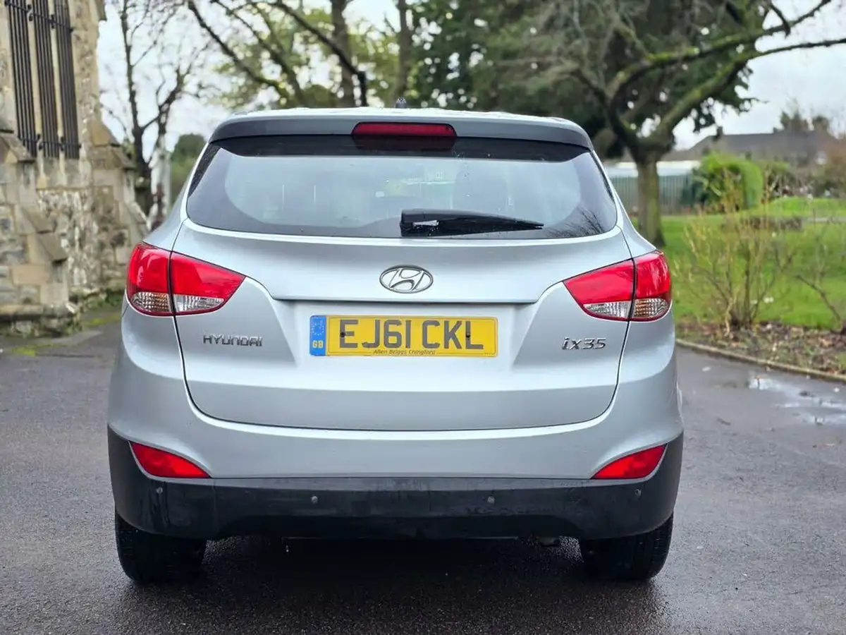 2011-hyundai-ix35-16-style-big-7