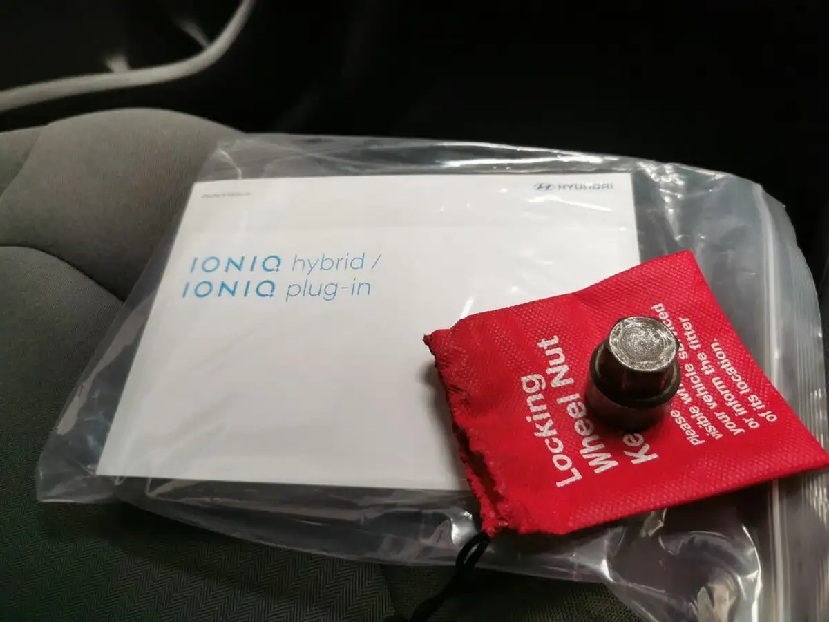 2021-hyundai-ioniq-16-gdi-premium-hybrid-big-30