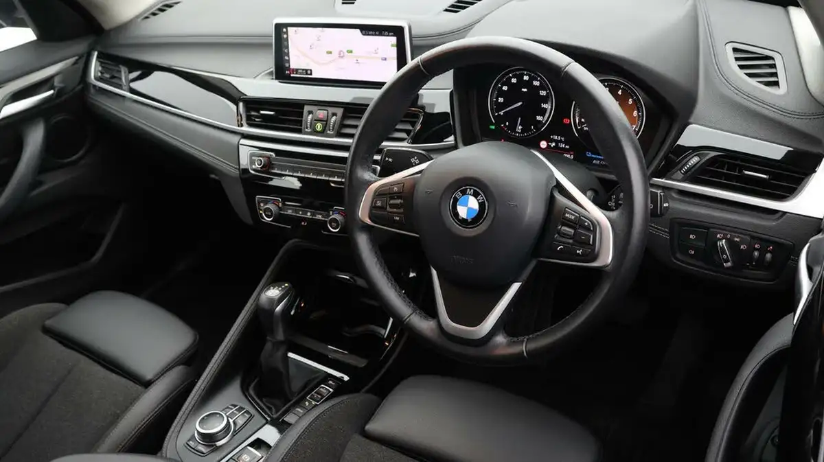 2021-bmw-x1-15-xdrive-25e-phev-sport-big-8