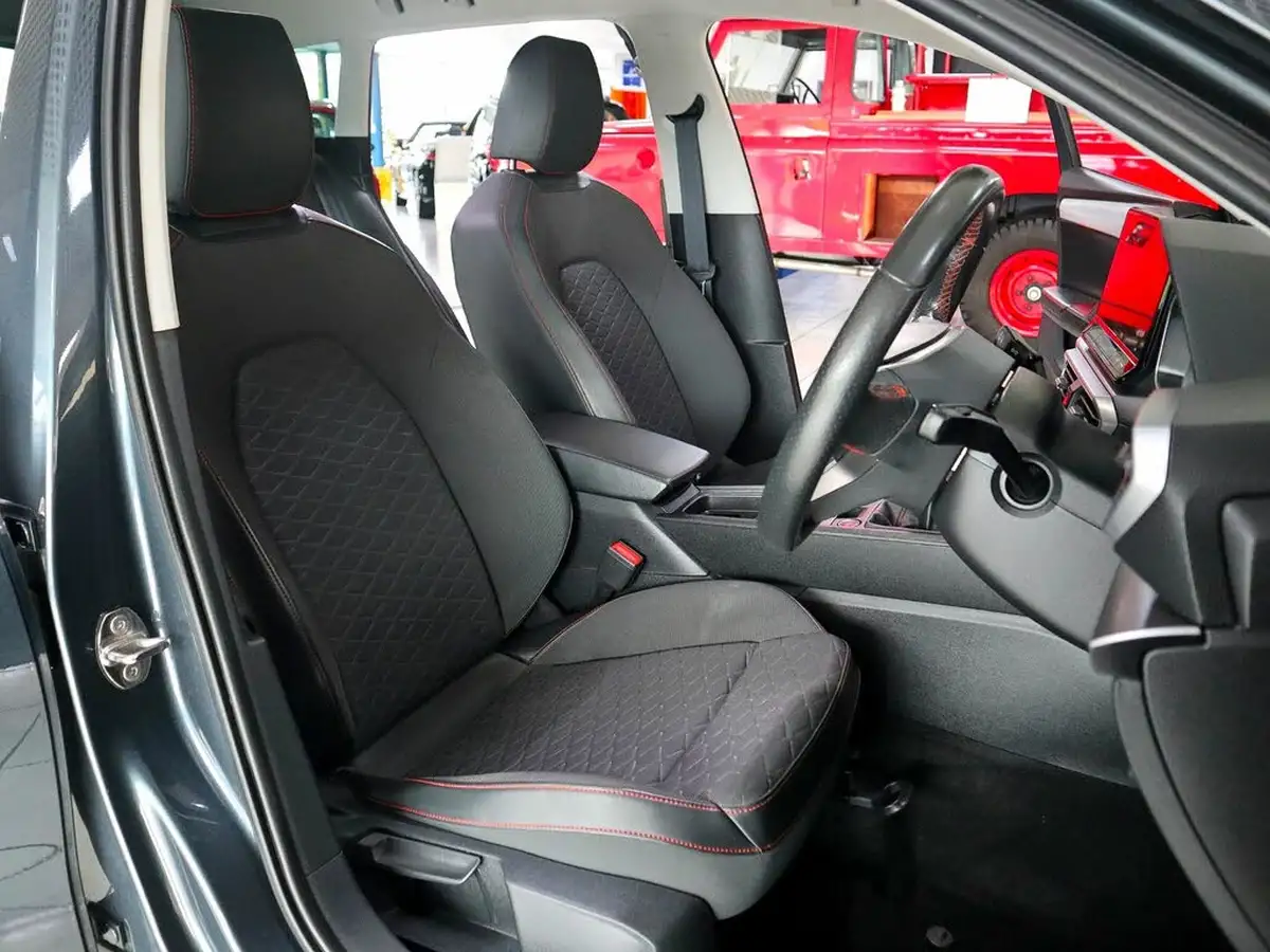 2021-seat-leon-15-tsi-evo-fr-150ps-estate-big-14