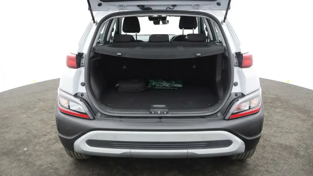 2022-hyundai-kona-10-t-gdi-se-connect-big-16