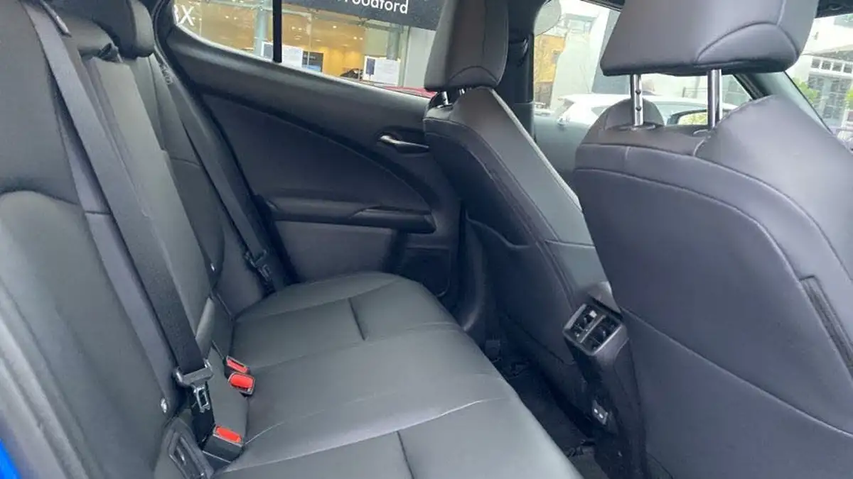 2024-lexus-ux-300h-20-f-sport-design-big-8