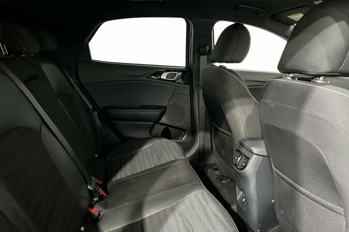 2023-kia-xceed-15-t-gdi-gt-line-158bhp-big-7